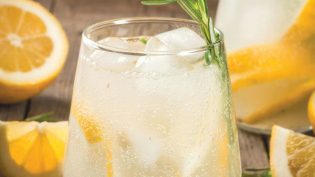 Drinker og cocktails med akevitt